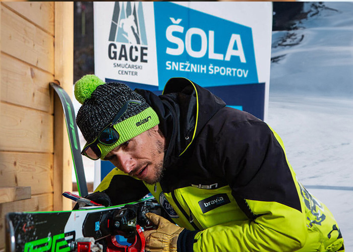 Izposoja smučarske opreme na RTC Gače